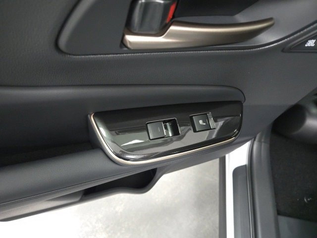 New 2026 Toyota Crown Platinum image 18