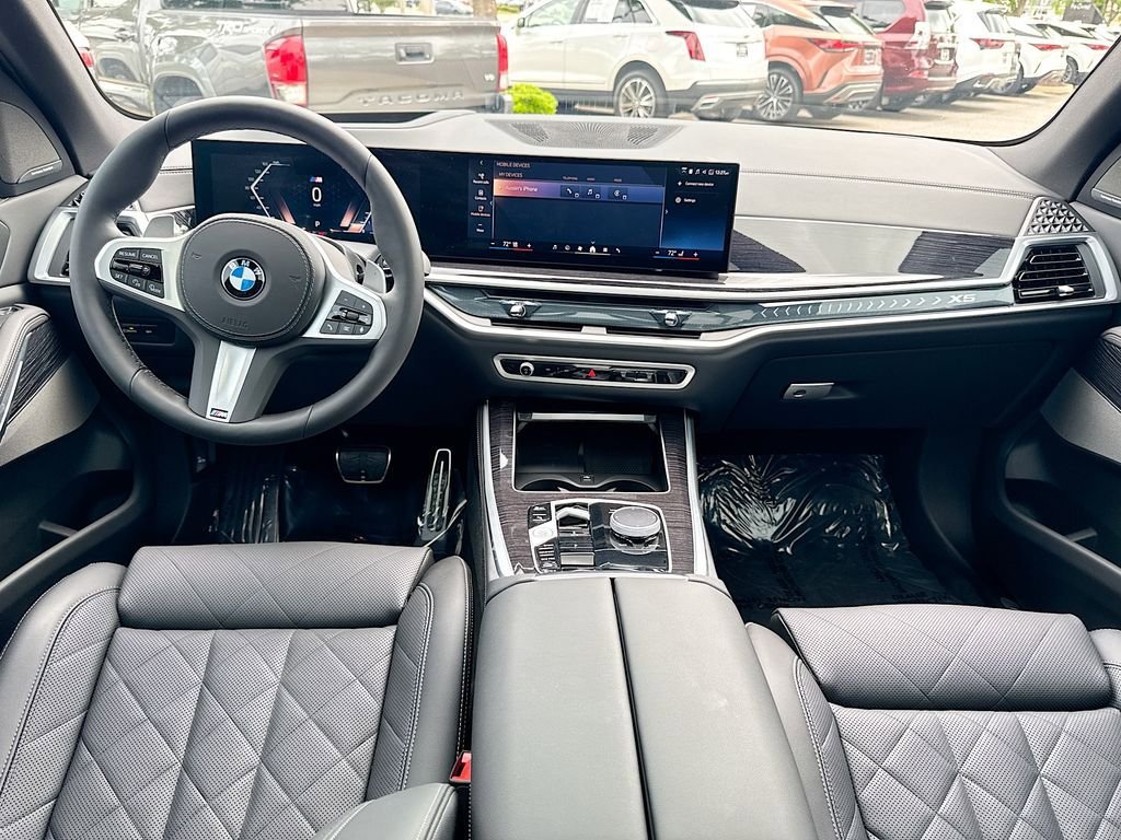 Used 2025 BMW X5 xDrive40i w/ M Sport Package AWD/4WD image 24