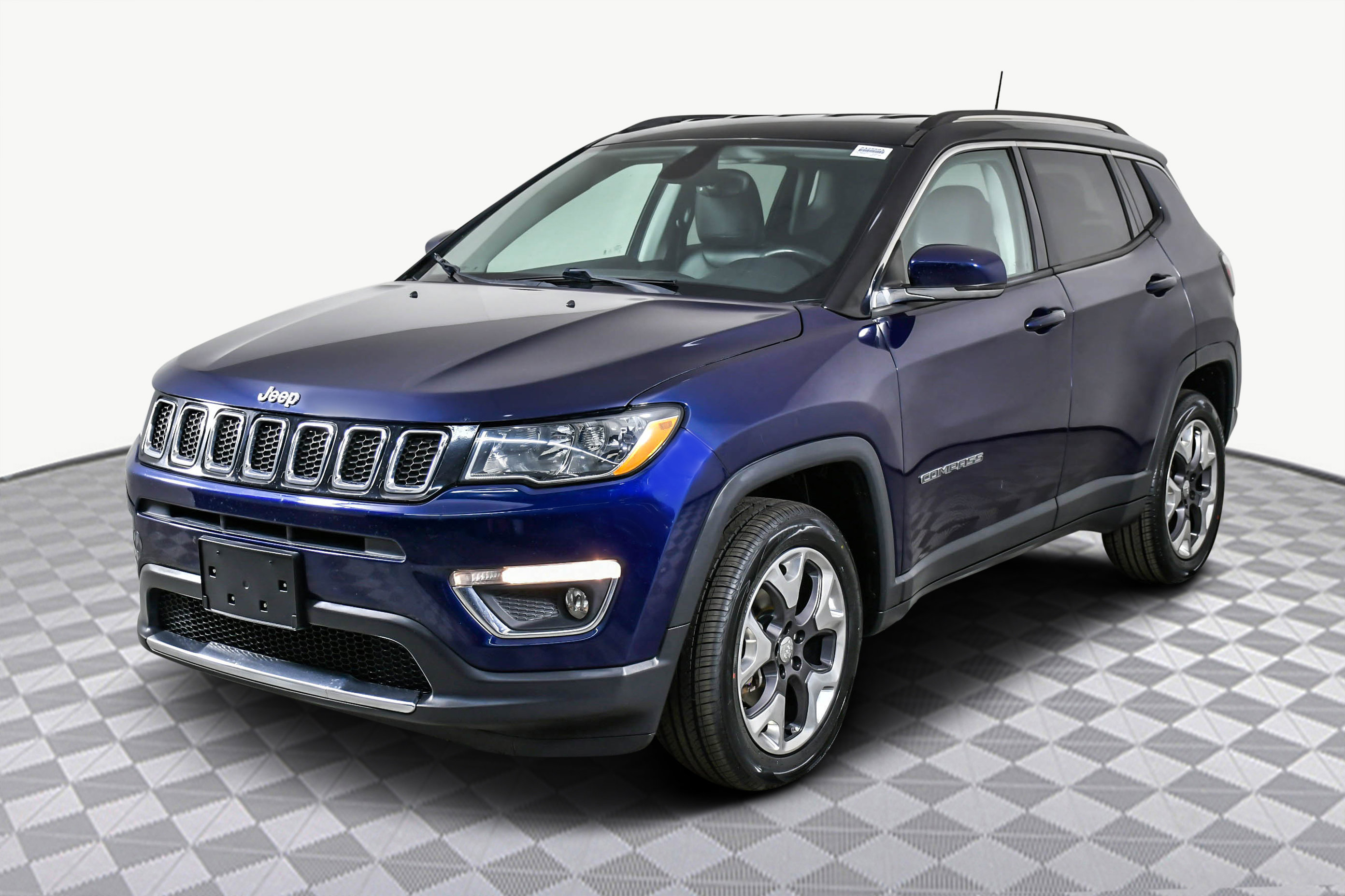 Used 2018 Jeep Compass Limited w/ Navigation Group image 4