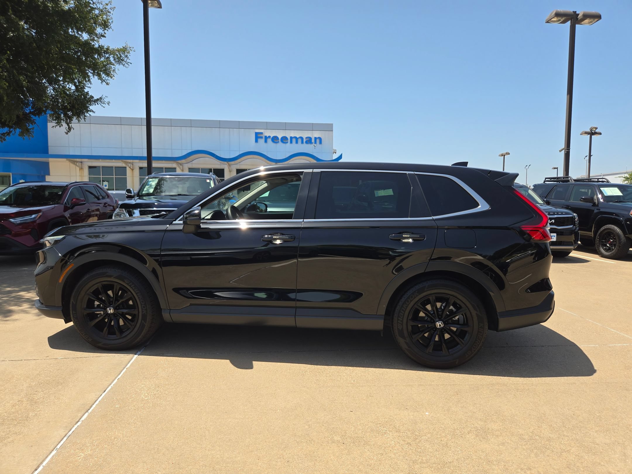 Certified 2025 Honda CR-V EX image 8