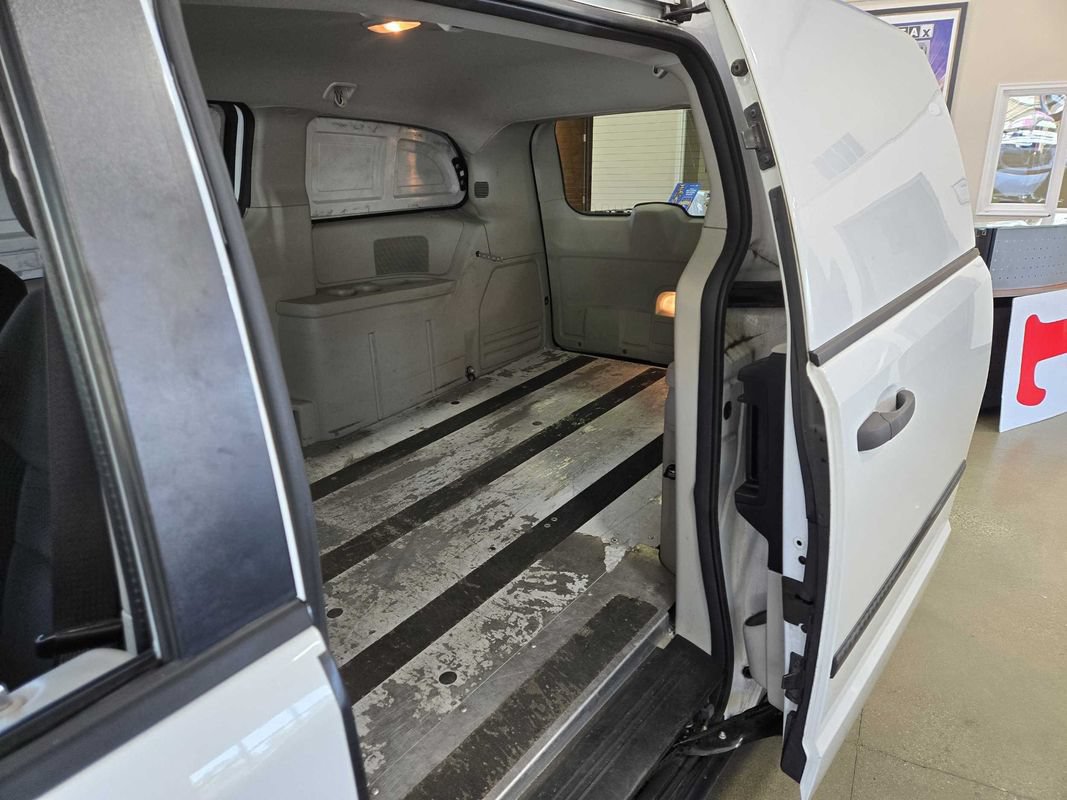 Used 2014 RAM C/V Tradesman w/ UConnect Hands-Free Group FWD image 18