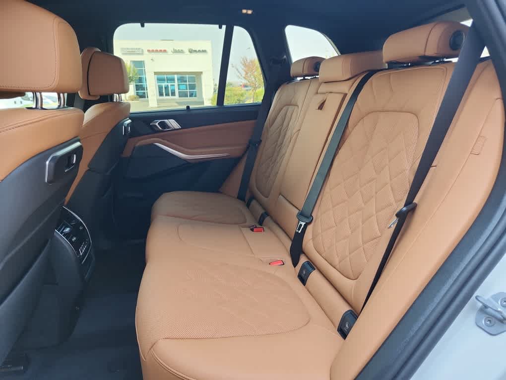 New 2026 BMW X5 xDrive40i AWD/4WD image 25