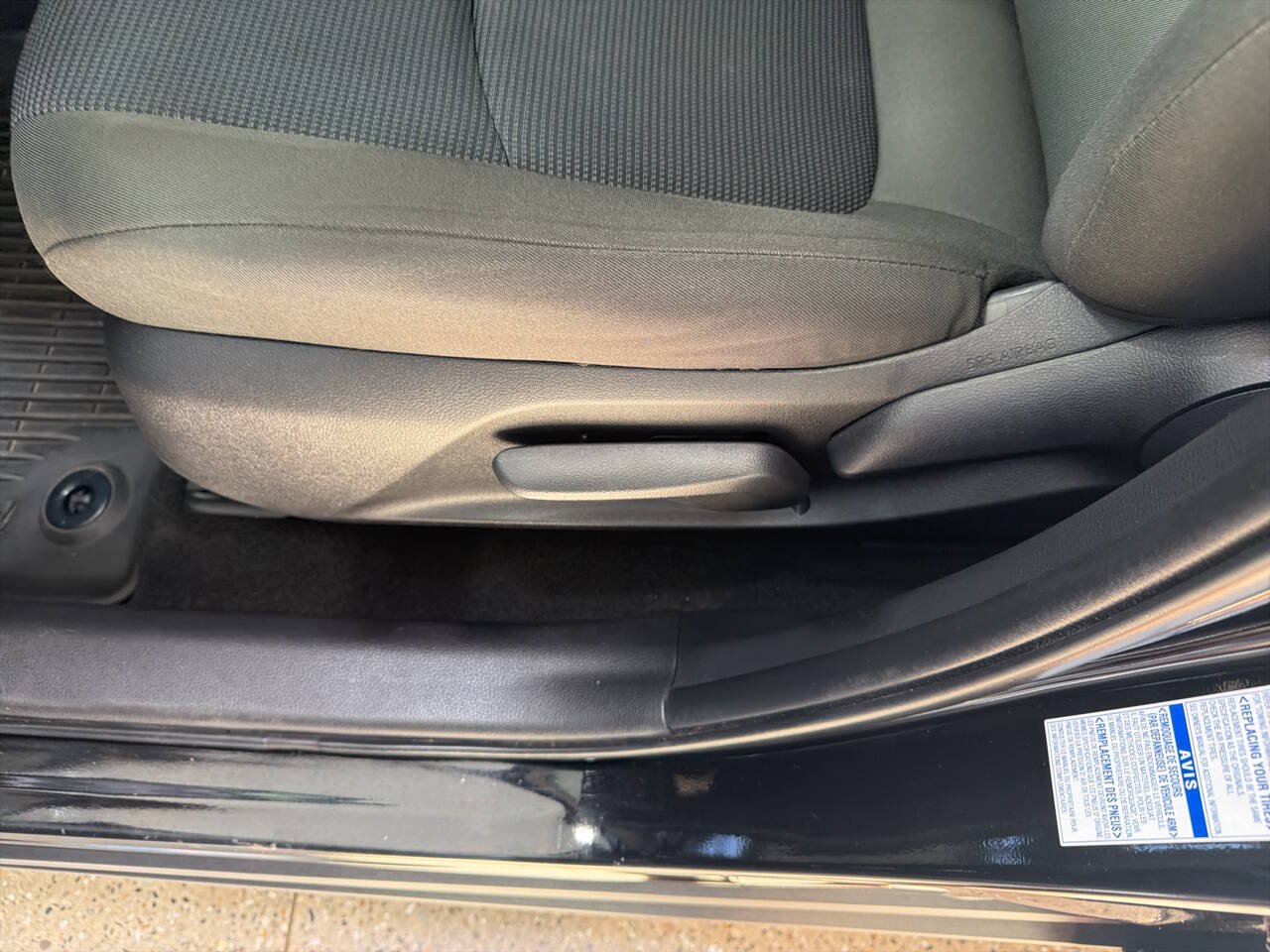 Used 2022 Toyota RAV4 LE AWD/4WD image 17