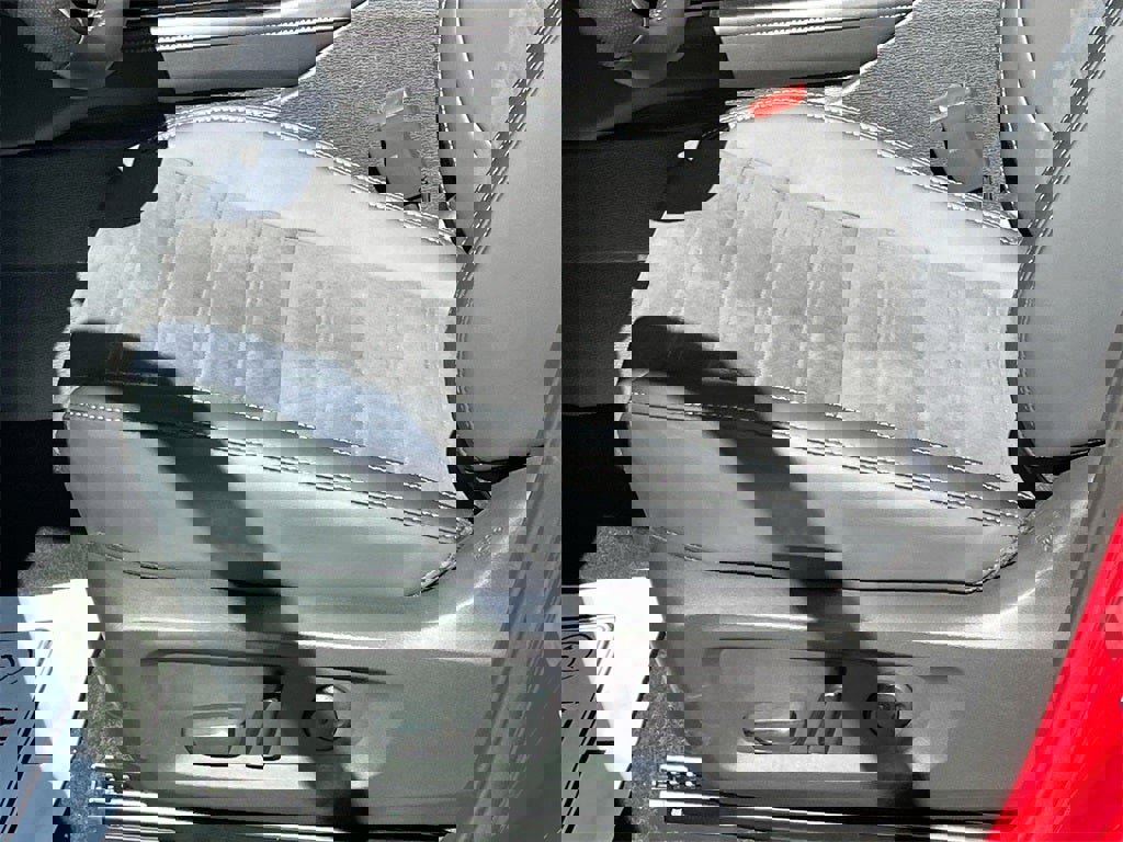 New 2025 Mitsubishi Outlander SE image 20