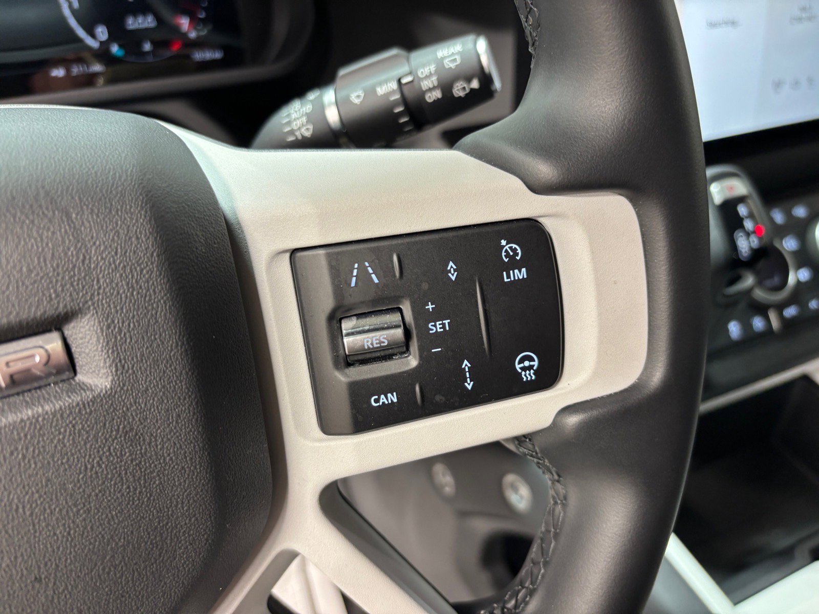 Used 2025 Land Rover Defender 110 S AWD/4WD image 20