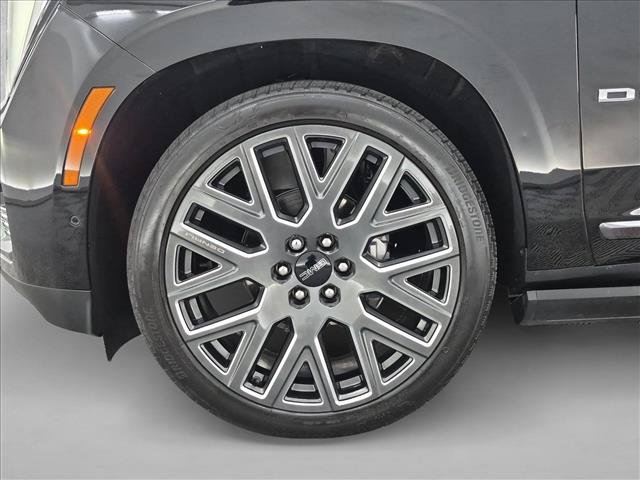 Used 2025 GMC Yukon Denali Ultimate AWD/4WD image 28