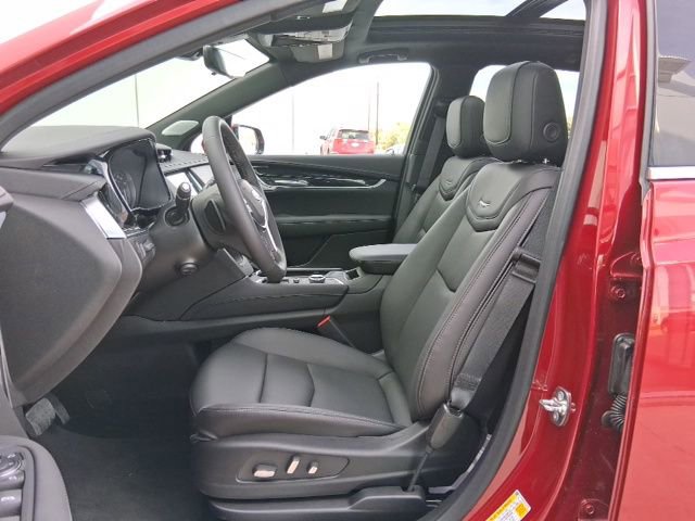 New 2026 Cadillac XT5 Premium Luxury w/ LPO, ONYX Package image 18