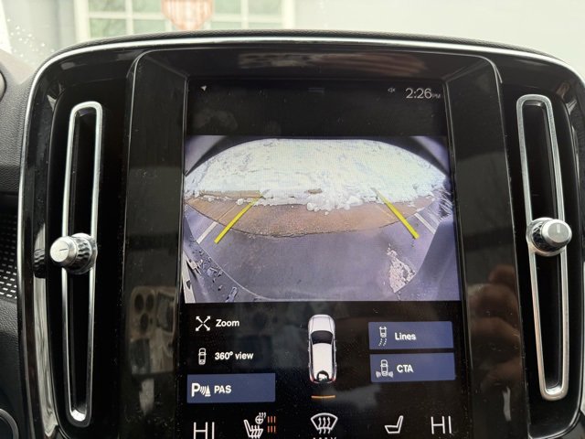 Used 2020 Volvo XC40 T5 R-Design image 16