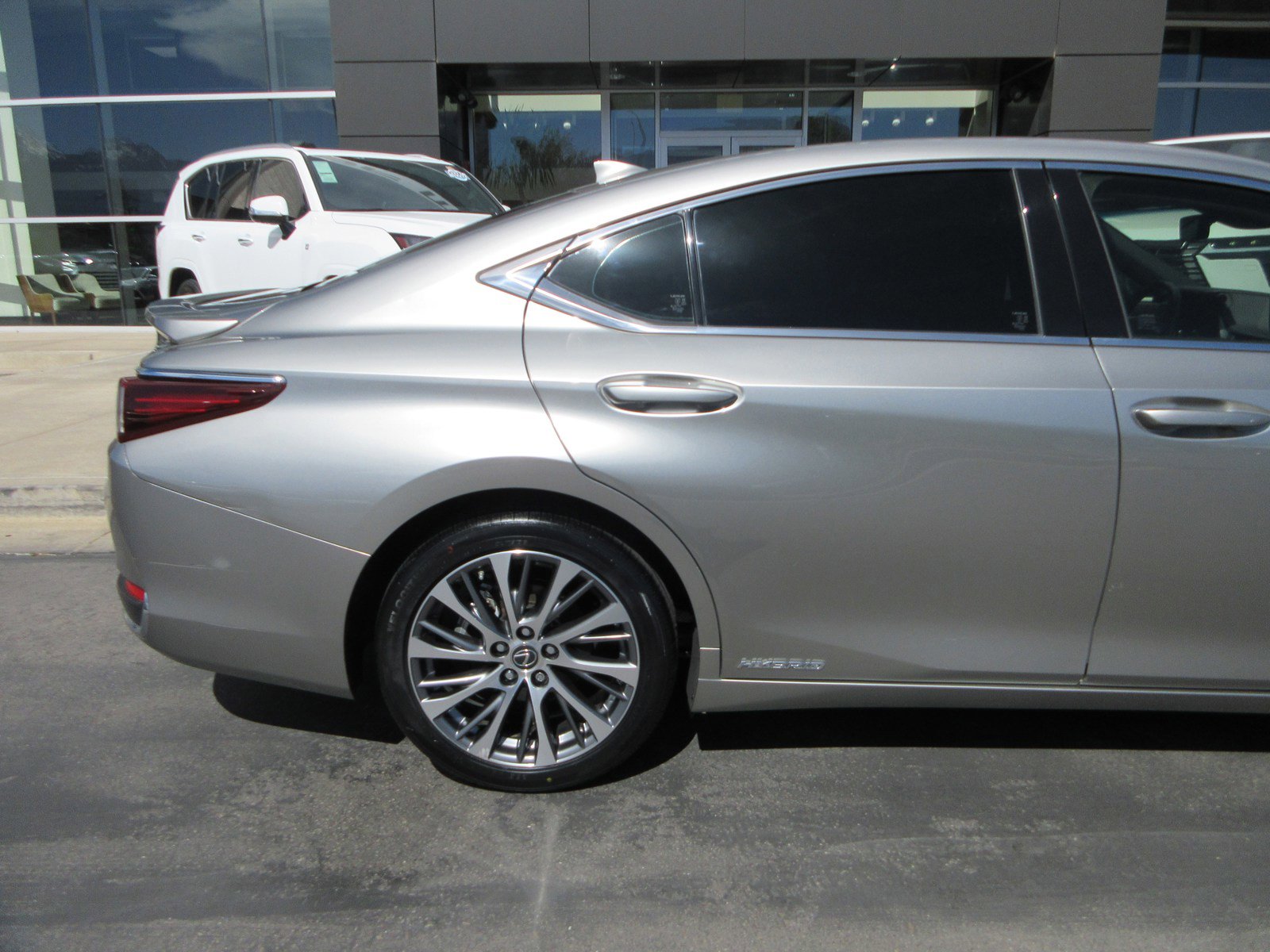 Used 2019 Lexus ES 300h w/ Premium Package FWD image 10