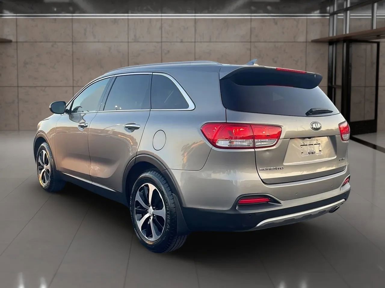 Used 2016 Kia Sorento EX image 3