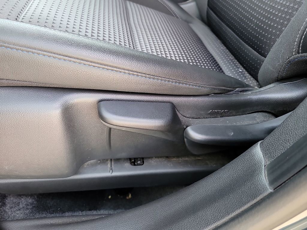 Used 2025 Chevrolet Trax LT image 11