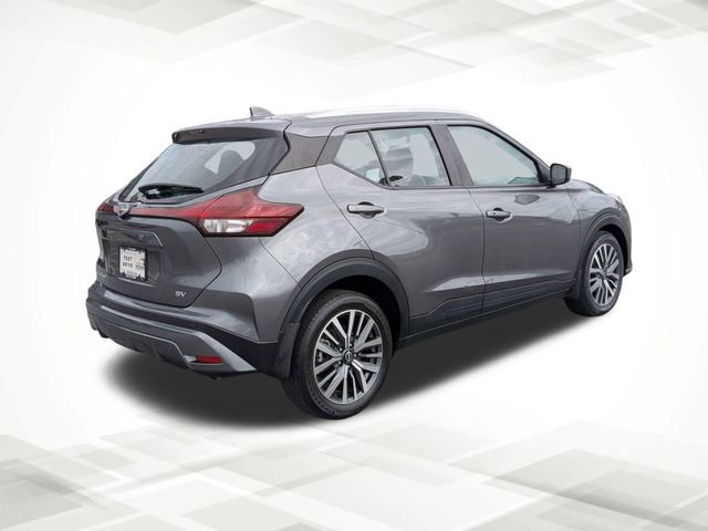 Used 2023 Nissan Kicks SV image 4