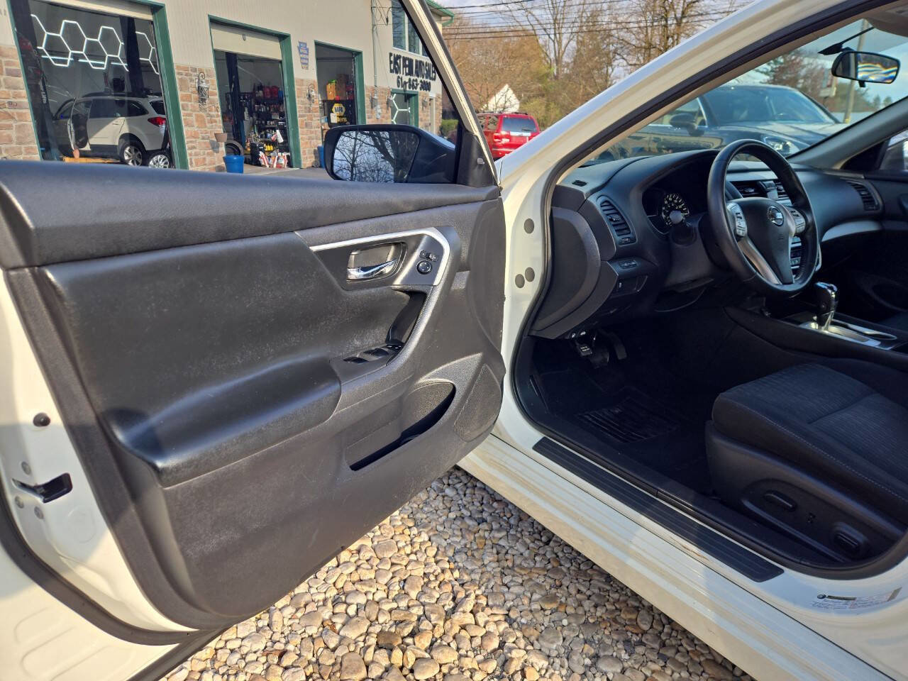 Used 2018 Nissan Altima 2.5 SV image 14