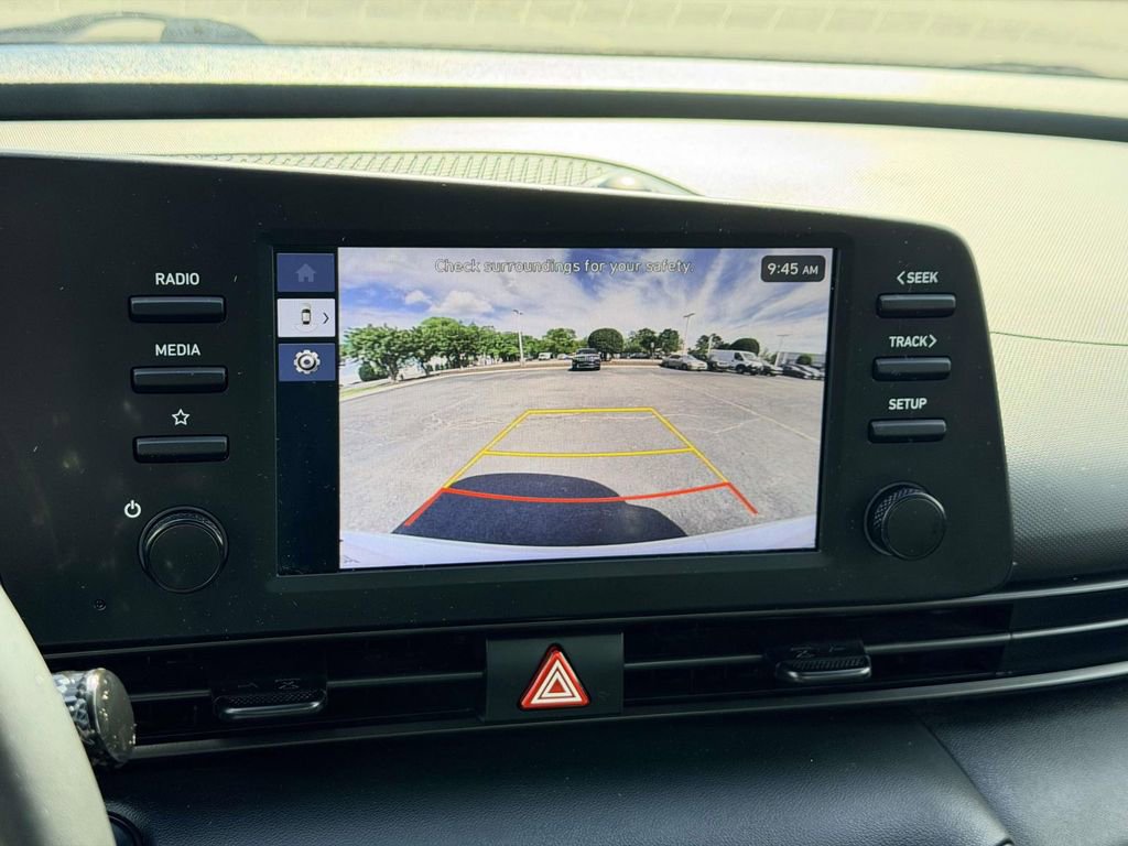 Used 2025 Hyundai Elantra Sport FWD image 4