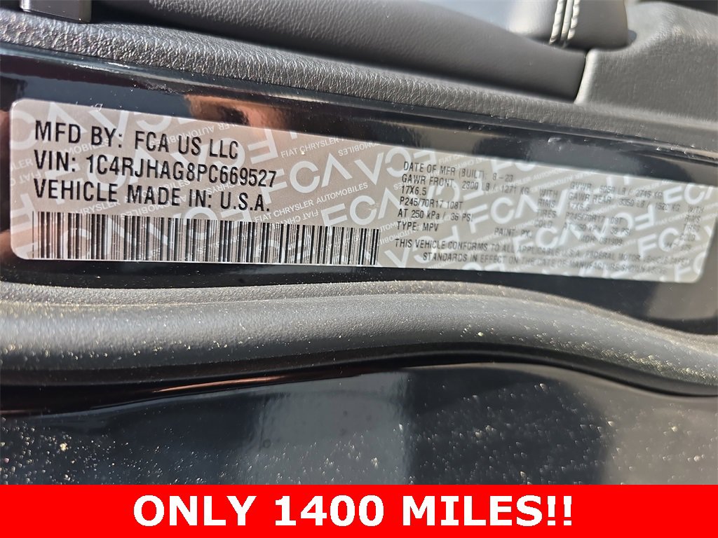 Used 2023 Jeep Grand Cherokee Laredo image 34