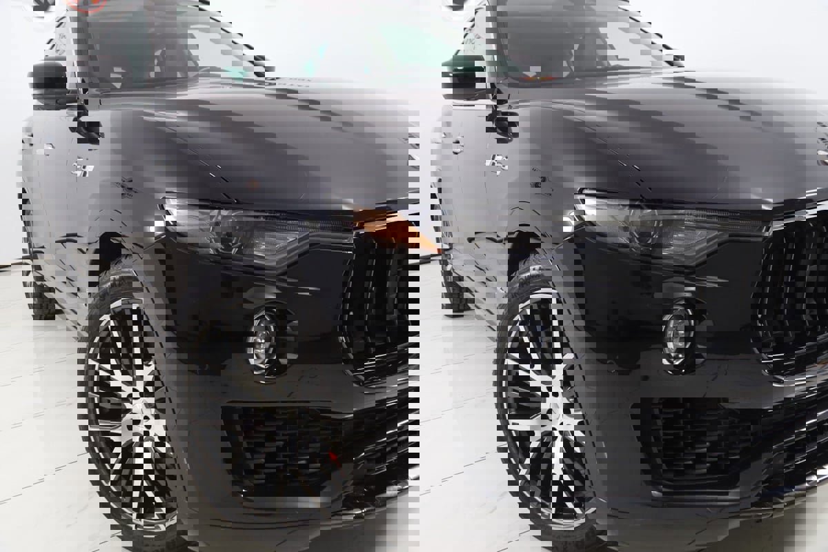 Used 2018 Maserati Levante S GranSport image 19