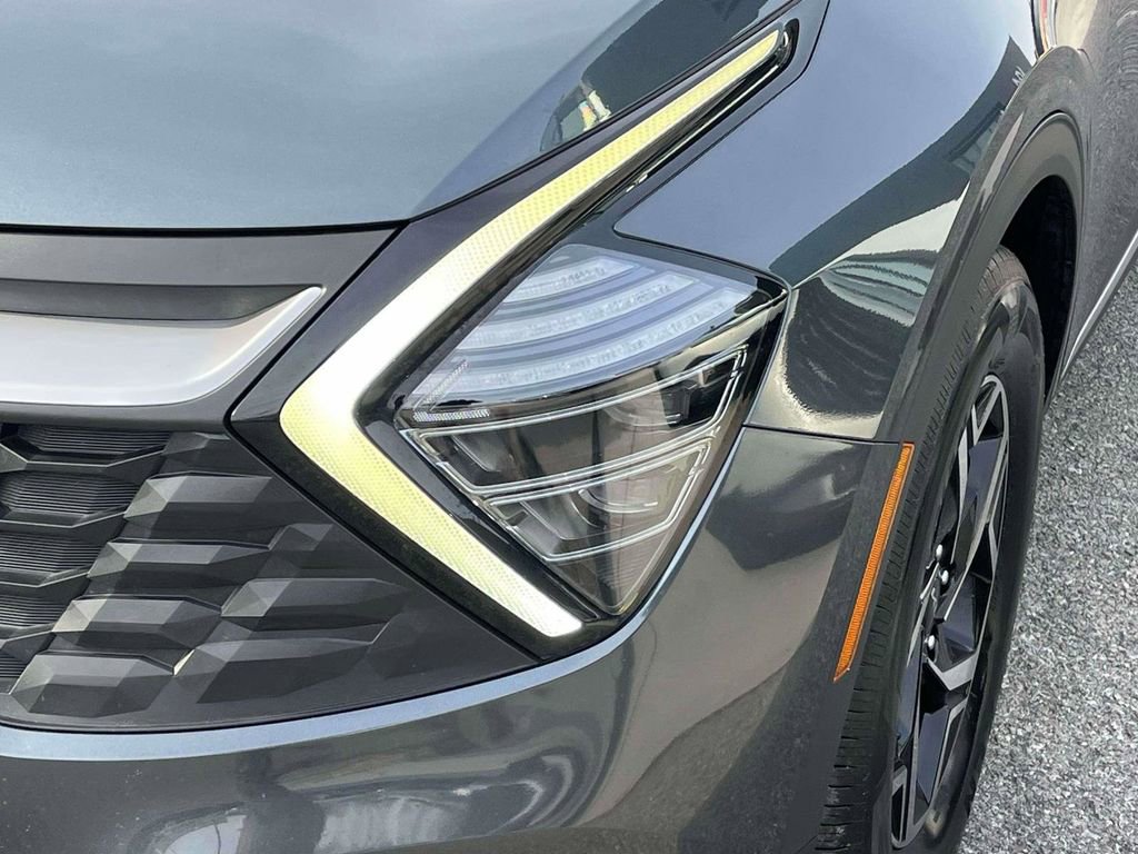 Used 2024 Kia Sportage LX image 32