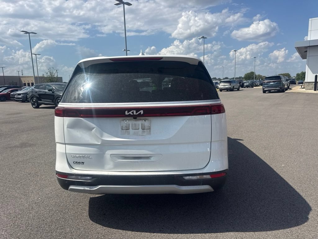 Certified 2024 Kia Carnival LX FWD image 7