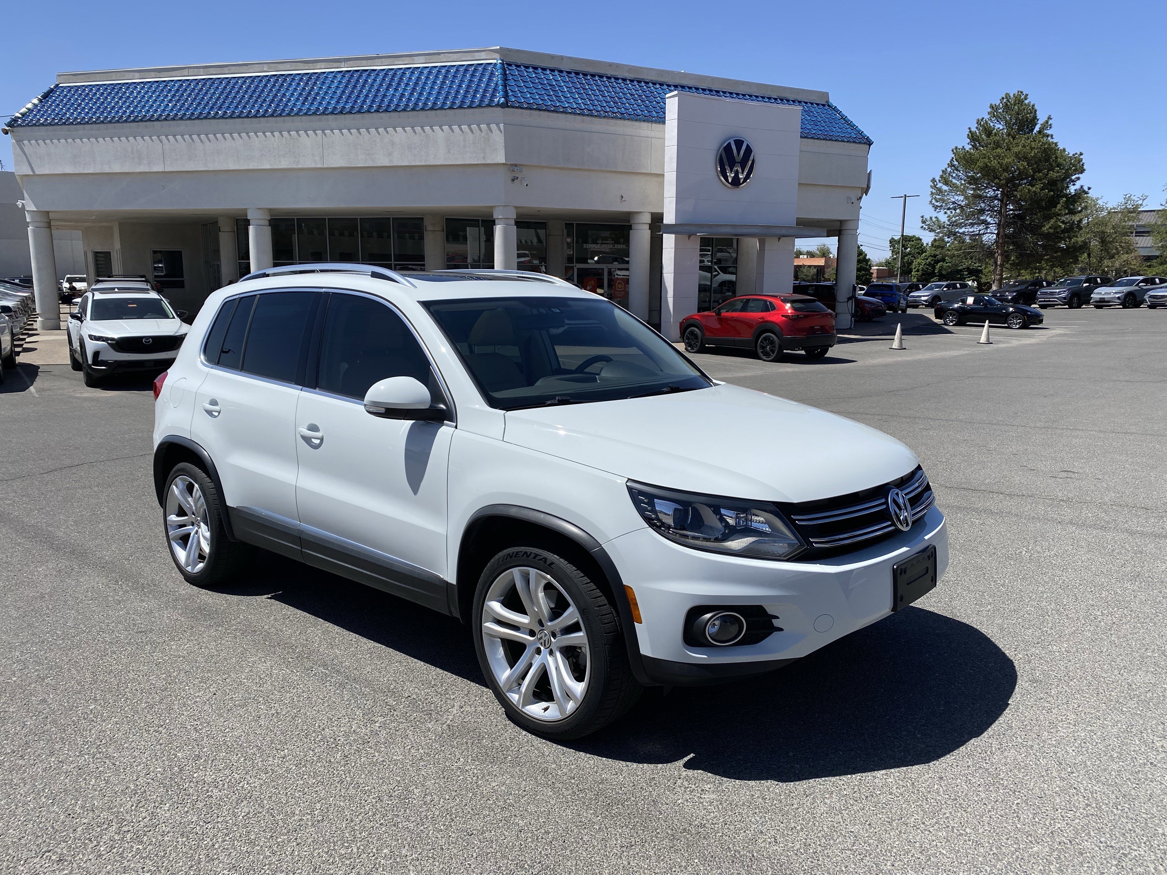 Used 2016 Volkswagen Tiguan SEL AWD/4WD image 2