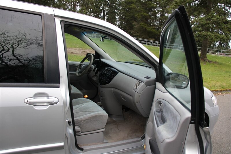 Used 2003 MAZDA MPV LX FWD image 12