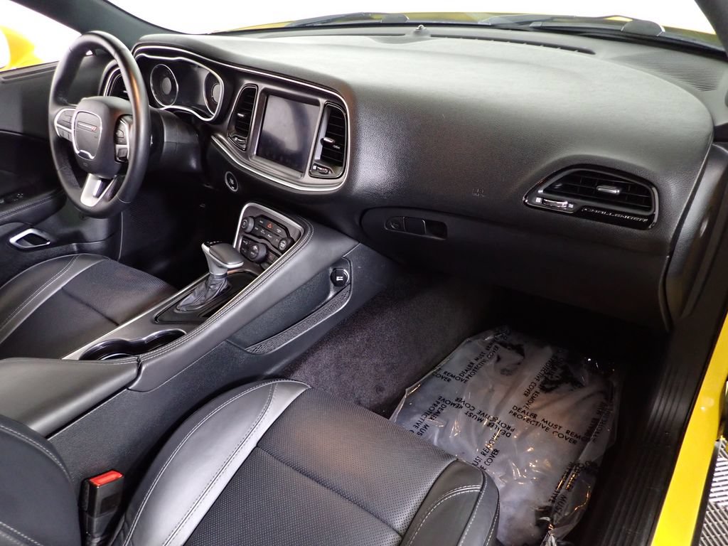 Used 2017 Dodge Challenger R/T Plus RWD image 37