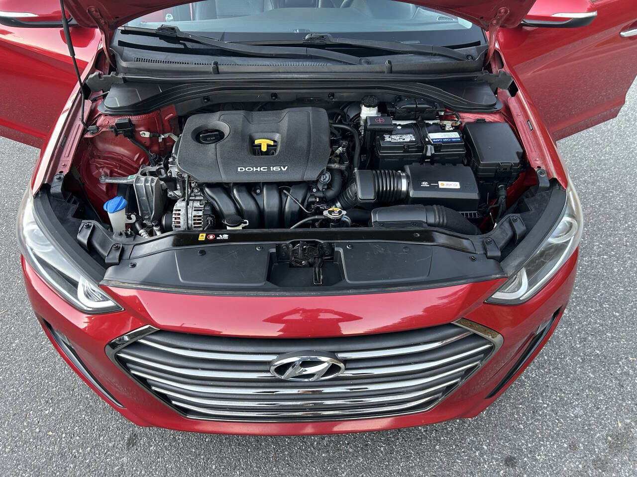 Used 2017 Hyundai Elantra Limited image 26