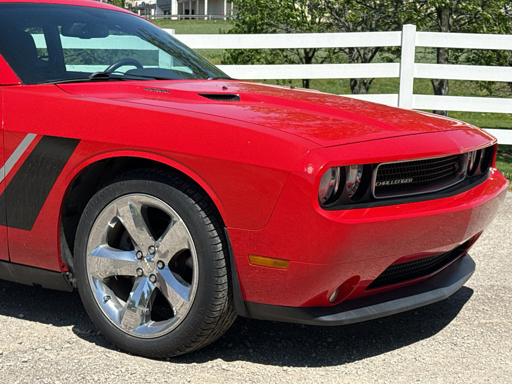 Used 2013 Dodge Challenger R/T RWD image 9