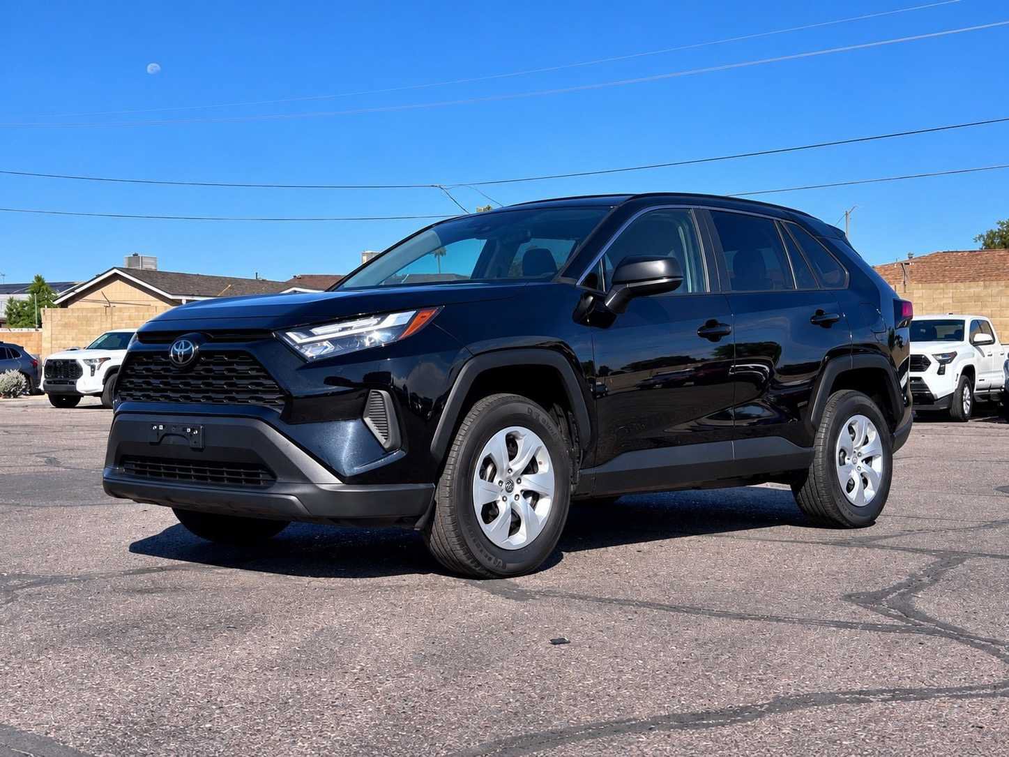 Used 2025 Toyota RAV4 LE AWD/4WD image 2