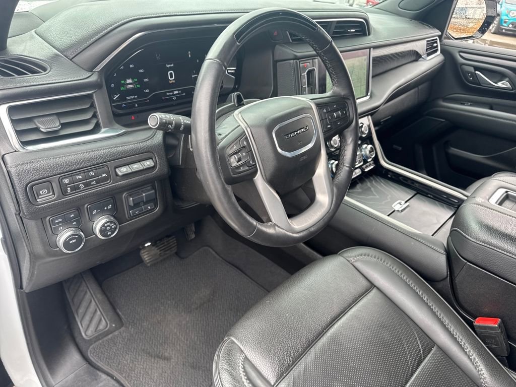 Used 2024 GMC Yukon XL Denali w/ Advanced Technology Package image 23