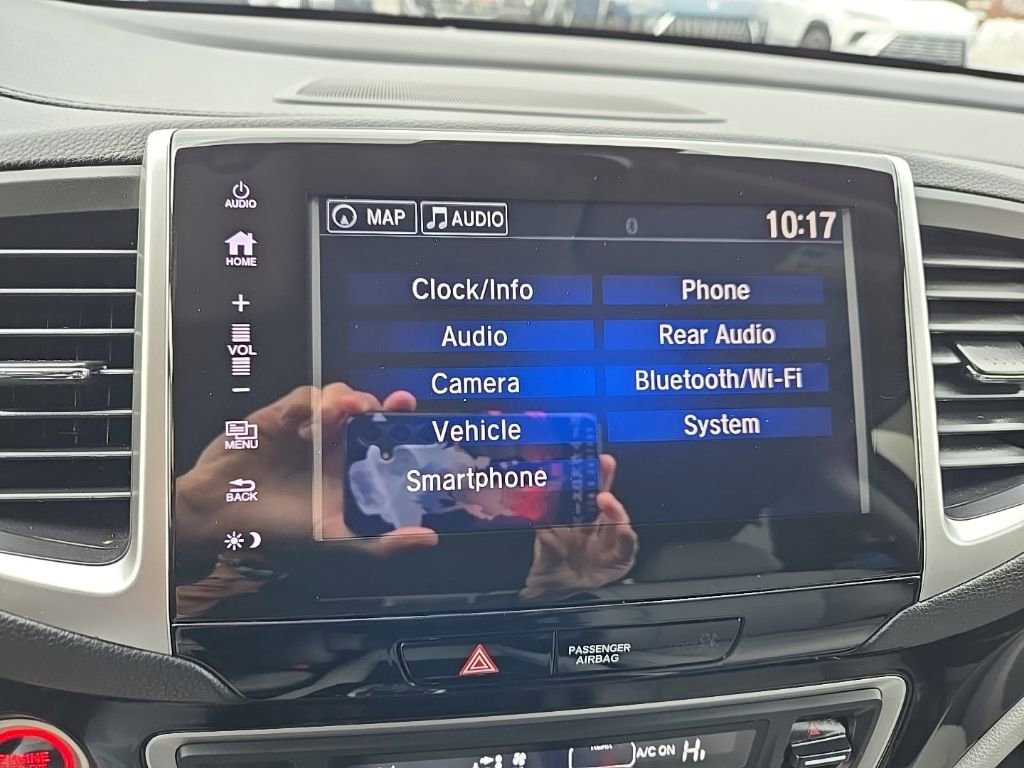 Used 2018 Honda Pilot Touring image 34