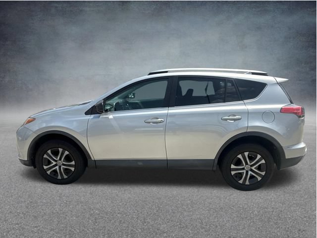Used 2017 Toyota RAV4 LE FWD image 6