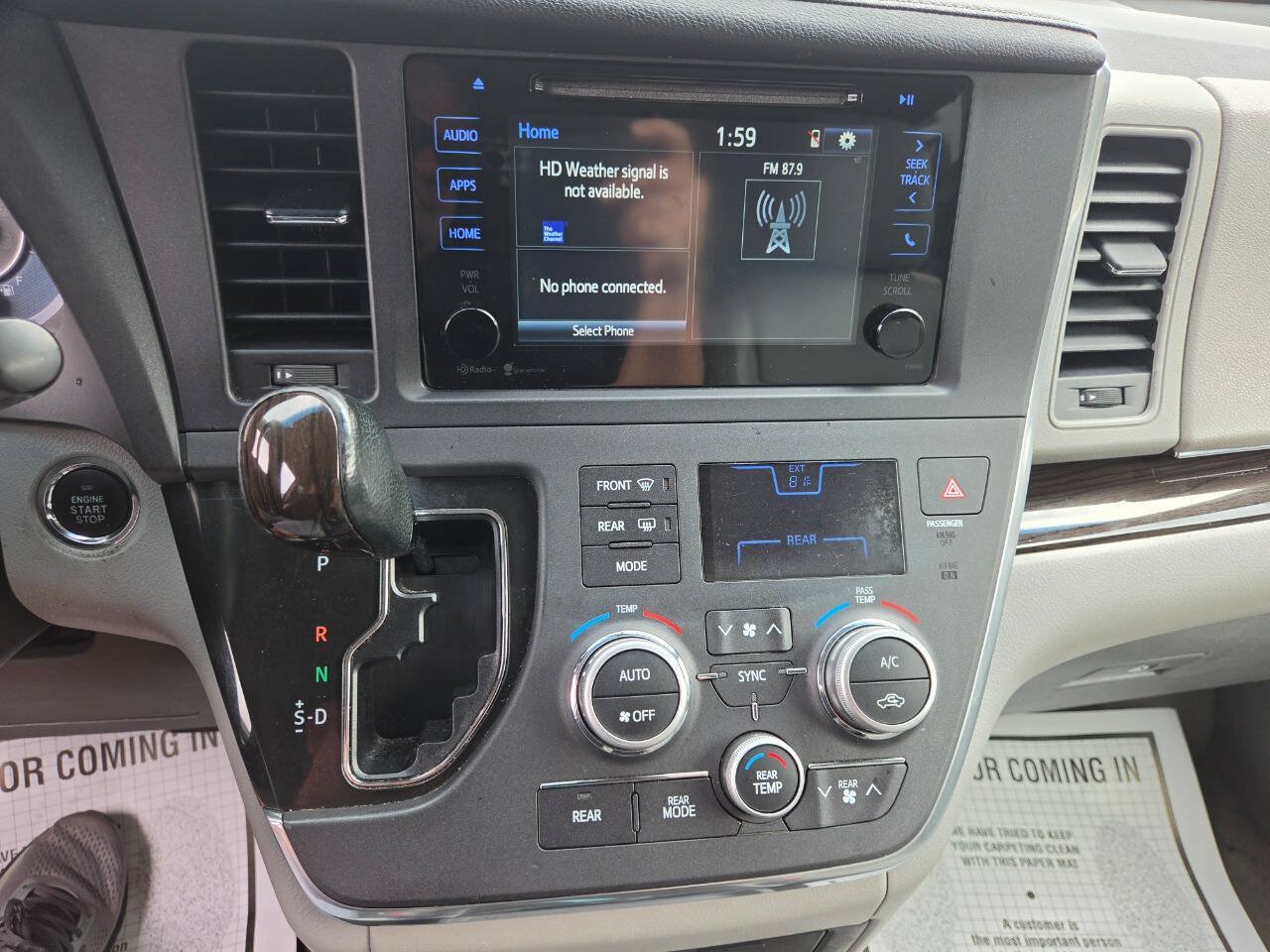 Used 2015 Toyota Sienna XLE FWD image 18