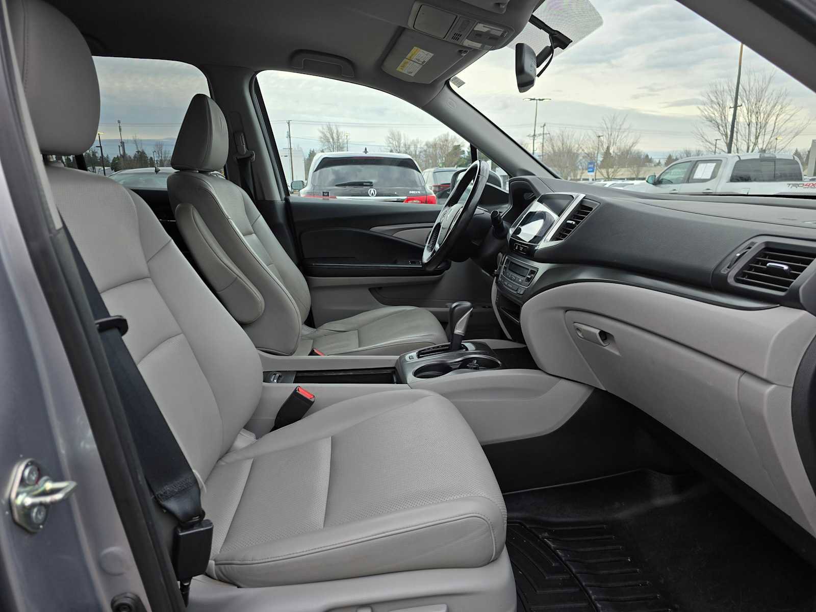 Used 2017 Honda Ridgeline RTL-T image 12