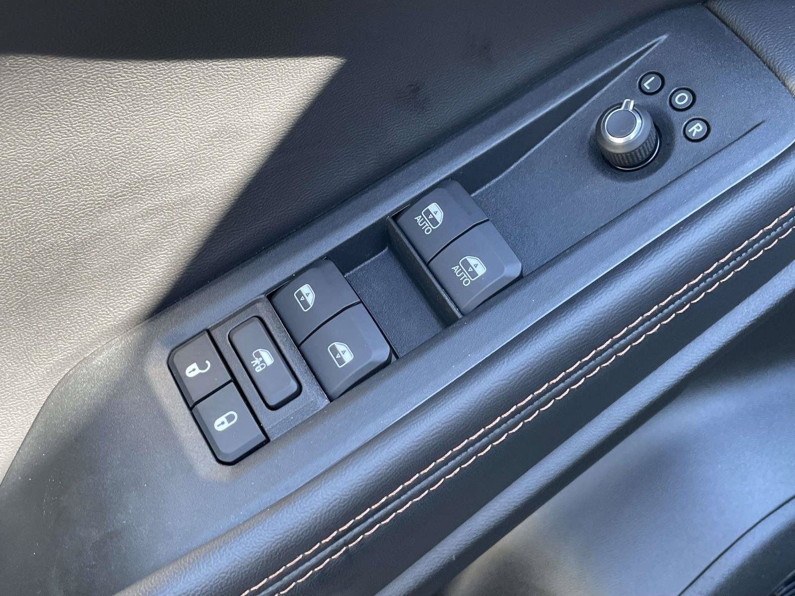 Used 2026 Jeep Cherokee Limited AWD/4WD image 19
