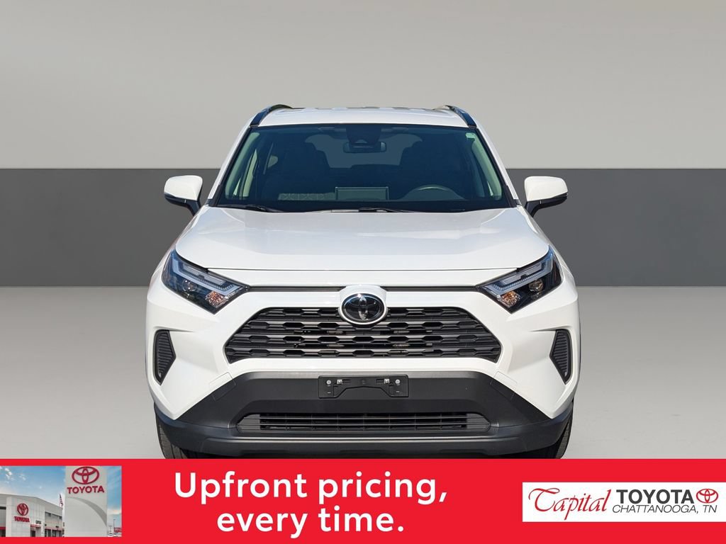 Used 2025 Toyota RAV4 XLE AWD/4WD image 3