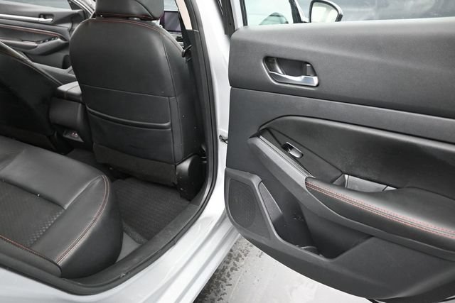 Used 2023 Nissan Altima 2.5 SR FWD image 14