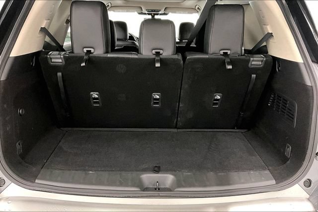 Used 2024 Nissan Pathfinder Platinum w/ Cargo Package AWD/4WD image 43