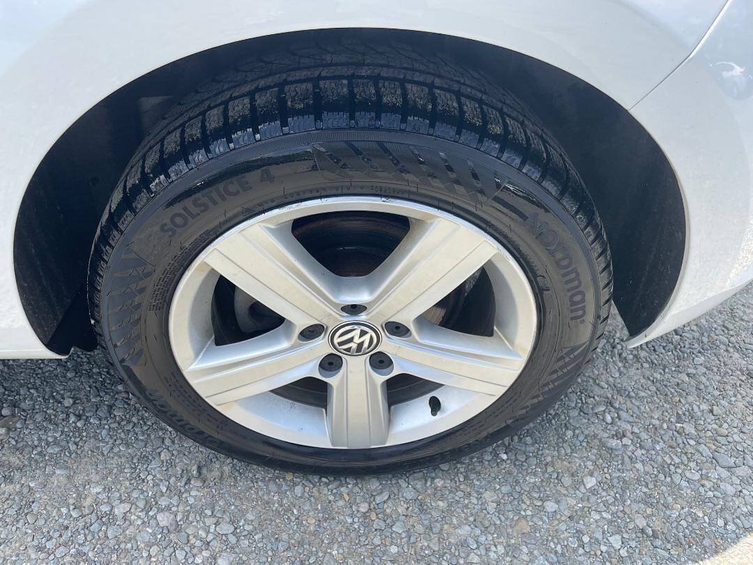 Used 2017 Volkswagen Golf SE FWD image 28