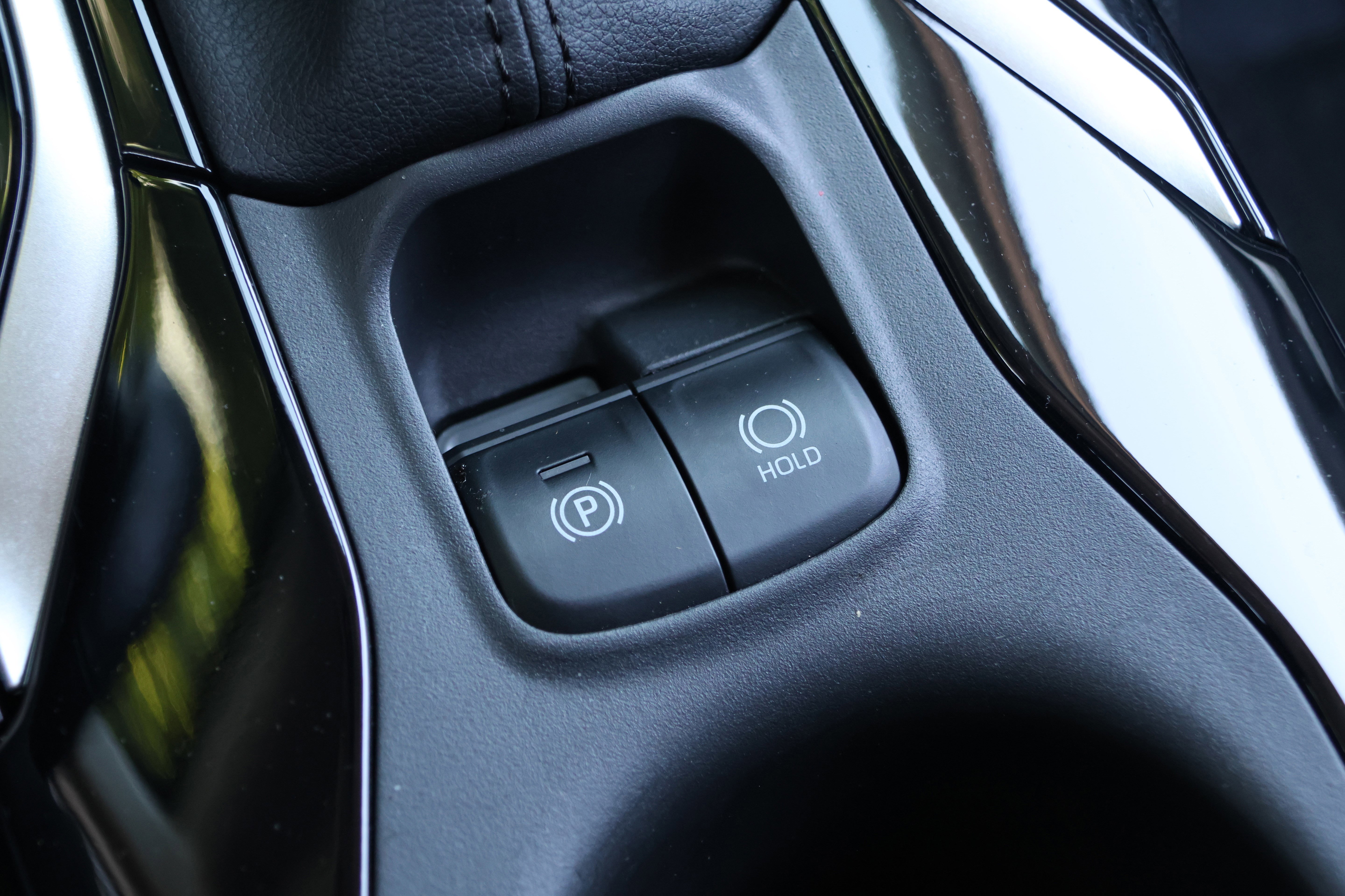 Used 2023 Toyota Corolla Cross XLE w/ Convenience Package AWD/4WD image 29