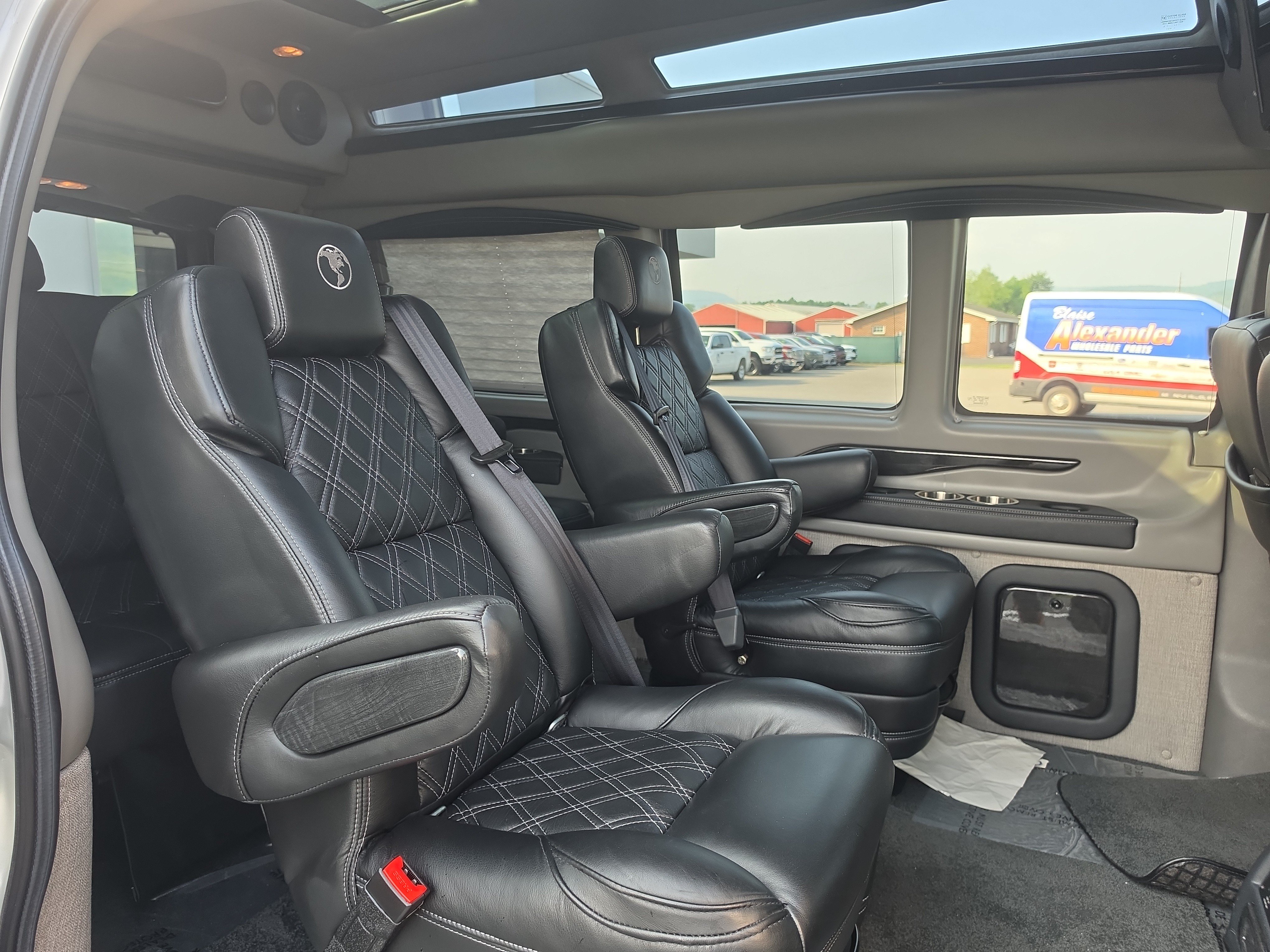 Used 2021 Chevrolet Express 2500 LS w/ Enhanced Convenience Package RWD image 16