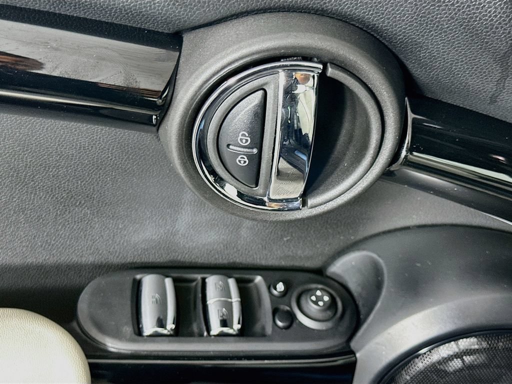 Used 2023 MINI Cooper S FWD image 18