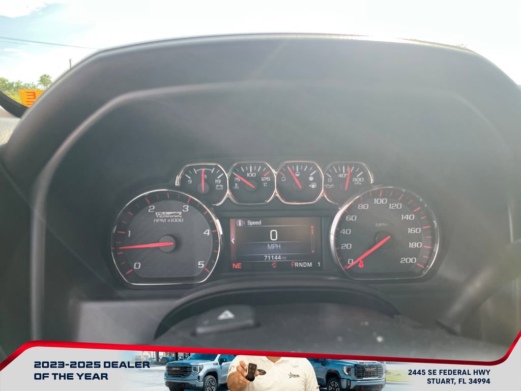 Used 2016 GMC Sierra 2500 SLT w/ All-Terrain HD Package AWD/4WD image 17