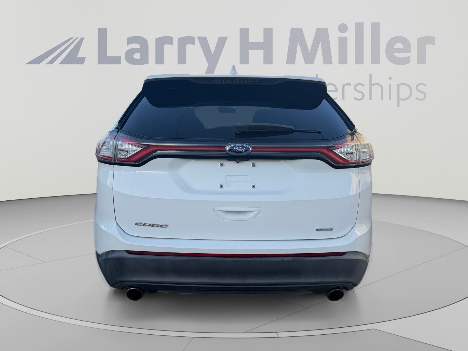 Used 2017 Ford Edge SE FWD image 4