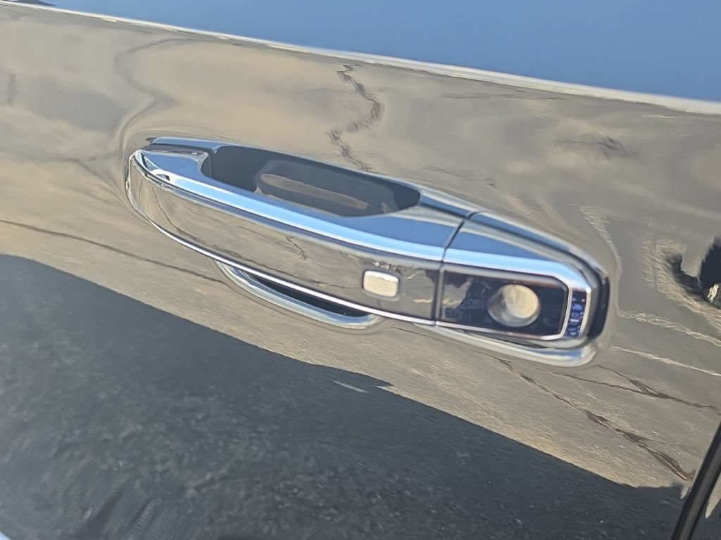 New 2026 GMC Yukon Denali Ultimate AWD/4WD image 14