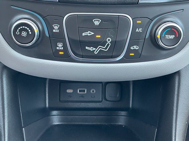 Used 2020 Chevrolet Equinox LS FWD image 14
