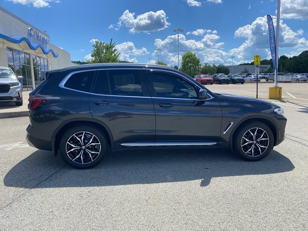 Used 2022 BMW X3 xDrive30i AWD/4WD image 2