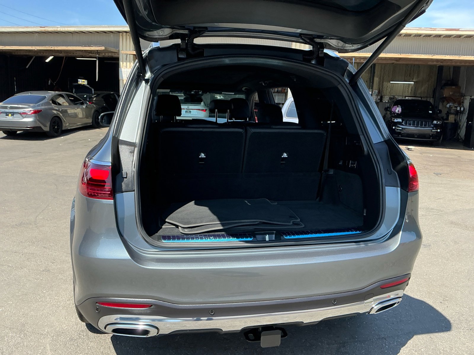 Used 2025 Mercedes-Benz GLS 450 4MATIC image 25