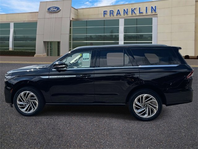 New 2025 Lincoln Navigator Reserve image 4