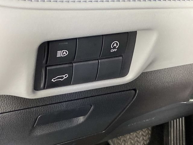 Used 2024 Toyota Highlander XLE AWD/4WD image 17
