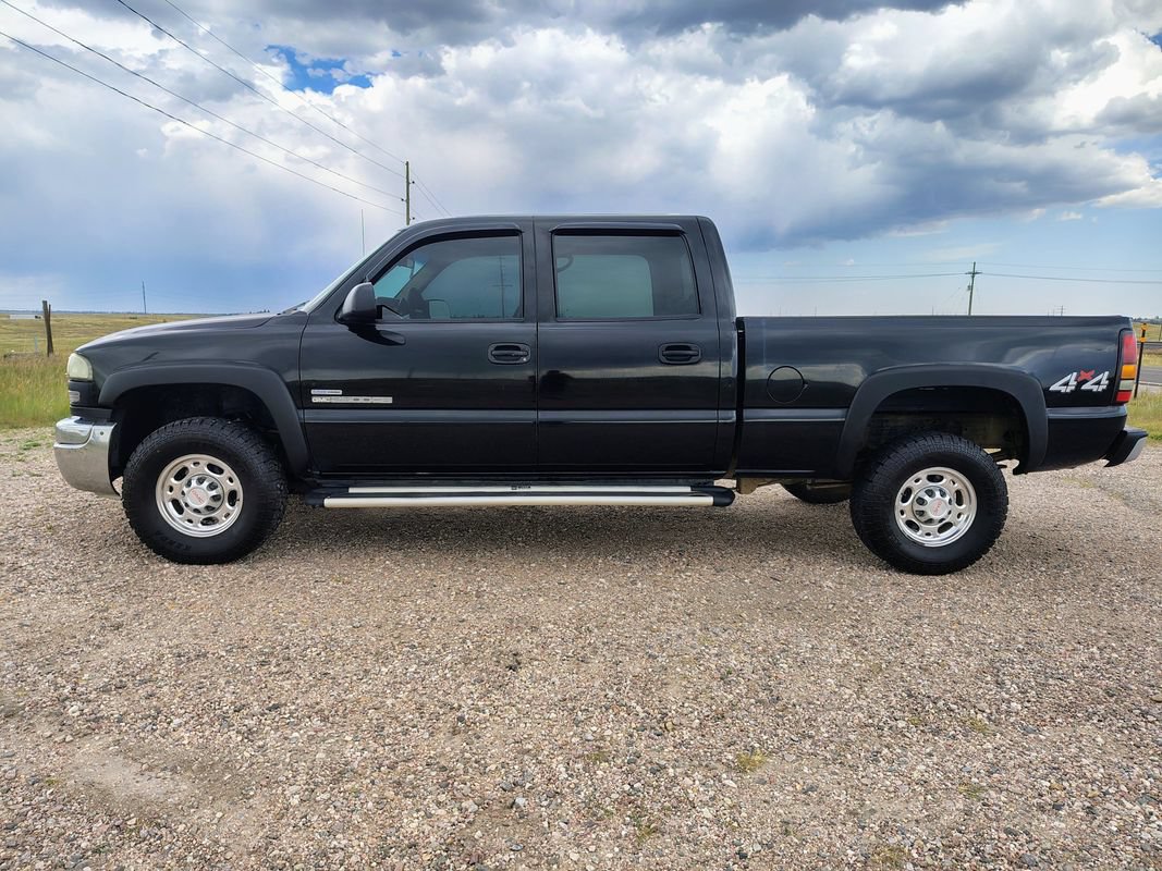 Used 2007 GMC Sierra 2500 W/T w/ Heavy-Duty Power Package AWD/4WD image 2